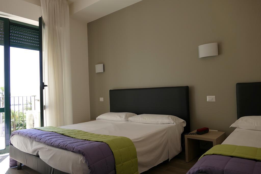 Hotel Desiree 산베네데토델트론토 외부 사진