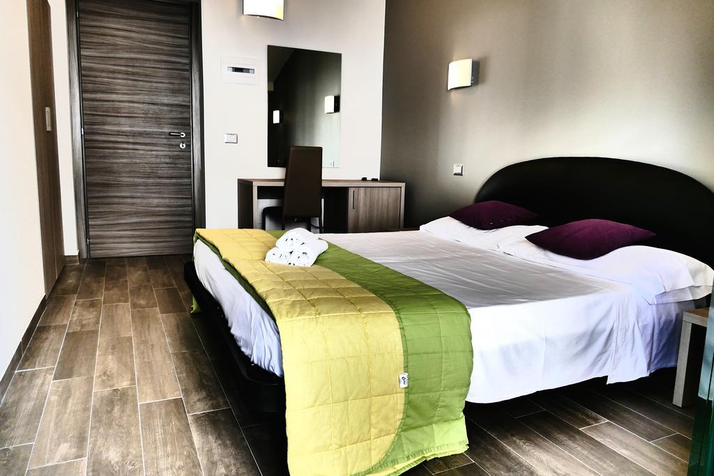 Hotel Desiree 산베네데토델트론토 외부 사진