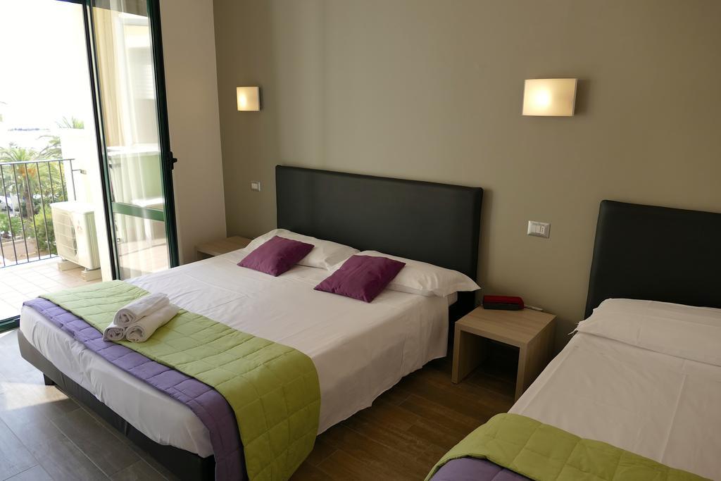 Hotel Desiree 산베네데토델트론토 외부 사진