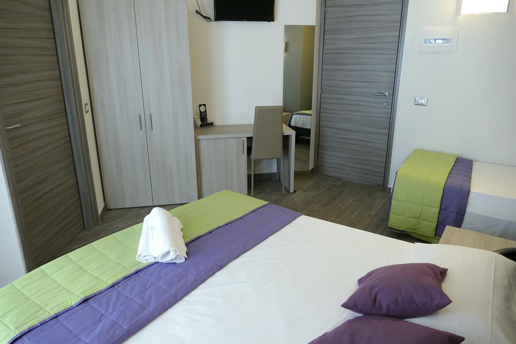 Hotel Desiree 산베네데토델트론토 외부 사진