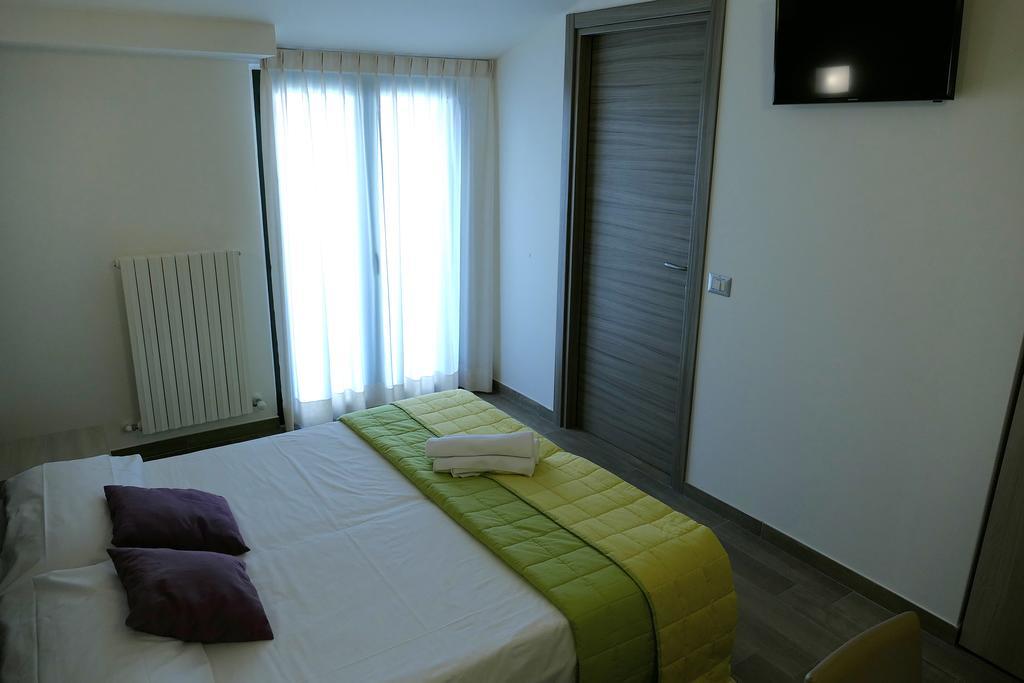 Hotel Desiree 산베네데토델트론토 외부 사진