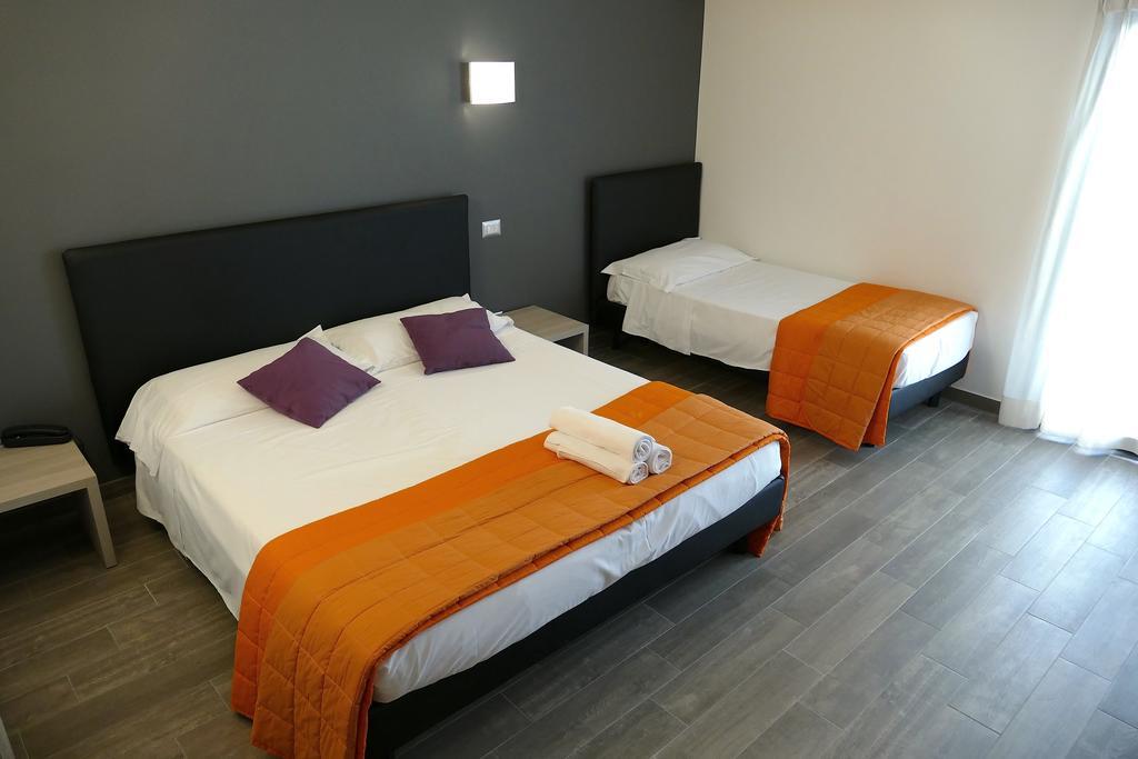 Hotel Desiree 산베네데토델트론토 외부 사진
